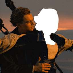 Escena de Titanic en el barco con la cara de Rose en negro