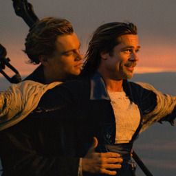 Leonardo DiCaprio y Brad Pitt en la escena de Titanic del barco